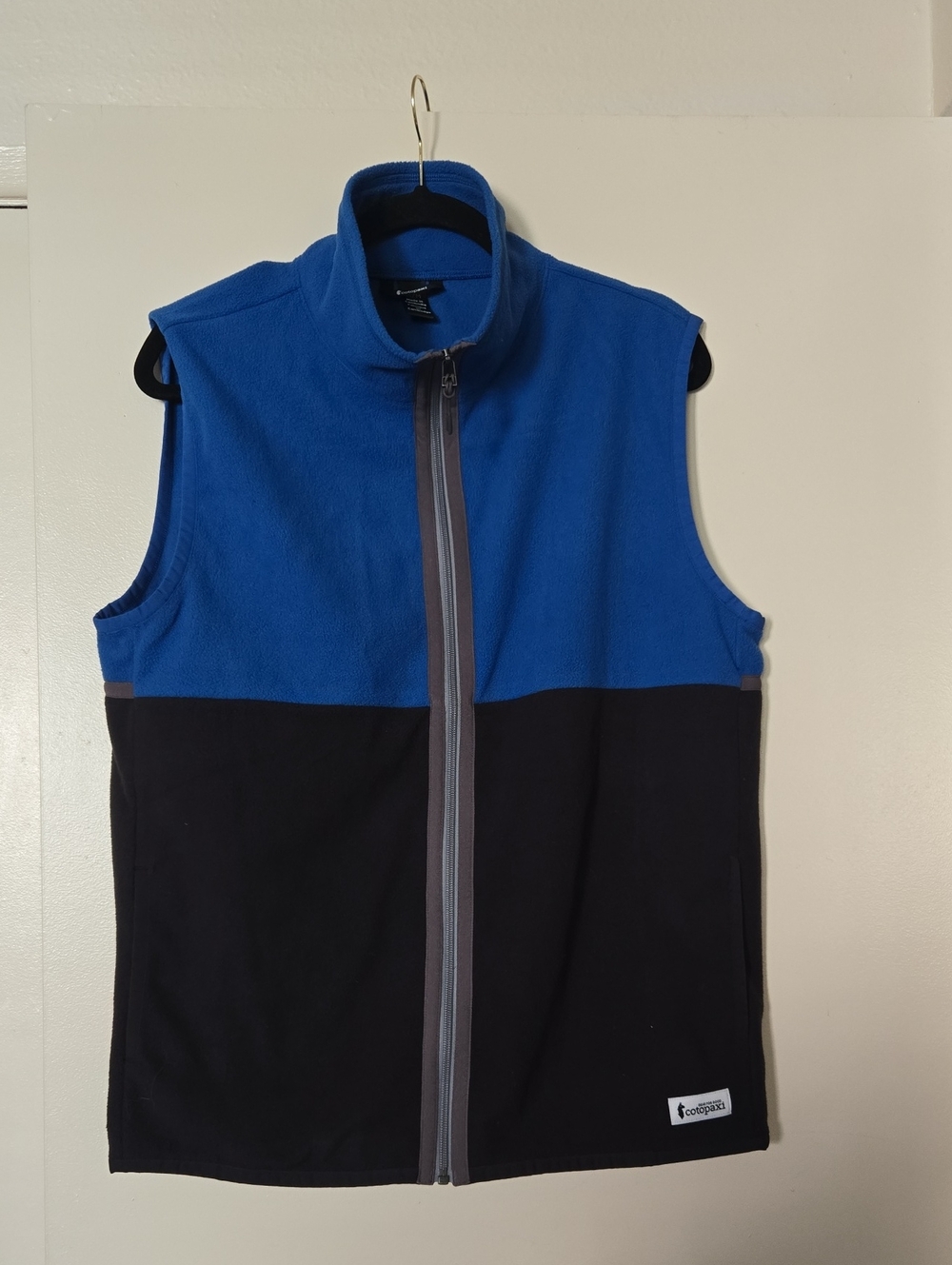 Cotopaxi Men's Colorblock Blue and Black Fleece Vest - Picture 2 of 6